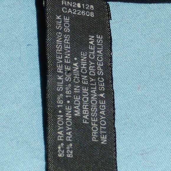 Echo Fall colors scarf & Loft Black velvet gloves - Picture 3 of 11